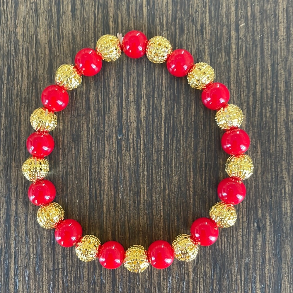HAND CRAFTED STRETCH BRACELET Red Coral Beads Gold Plated Filigree Beads - Picture 1 of 10